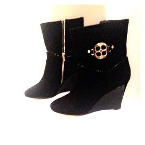 SOLD💥Beautiful Suede Wedge Booties!!  🔥🔥